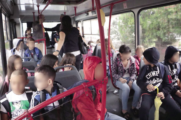 Ђаци из Лештана безбедно стижу до школе